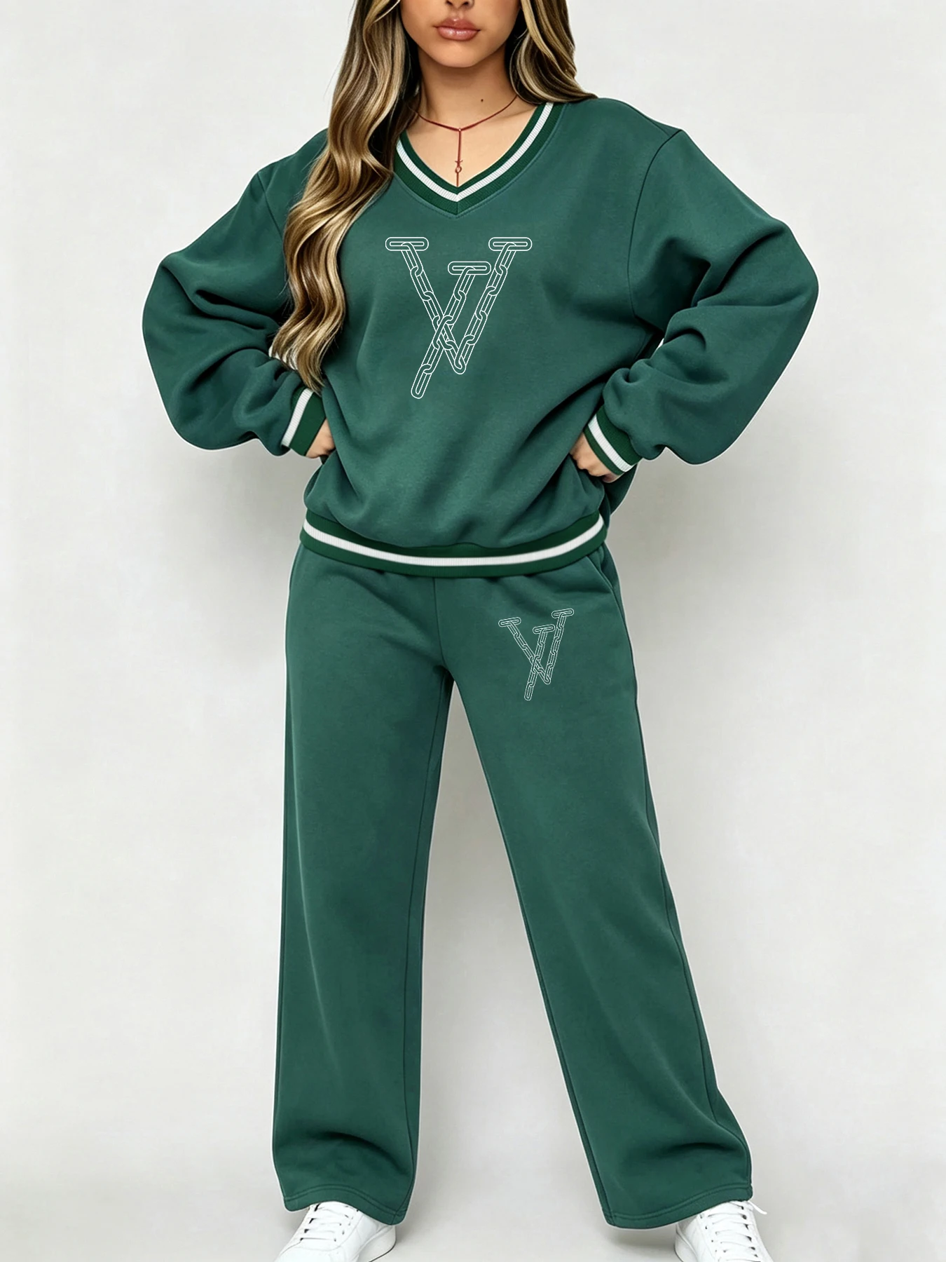 Winter Clothing Must Haves - Trendy street-style chain letter print women's