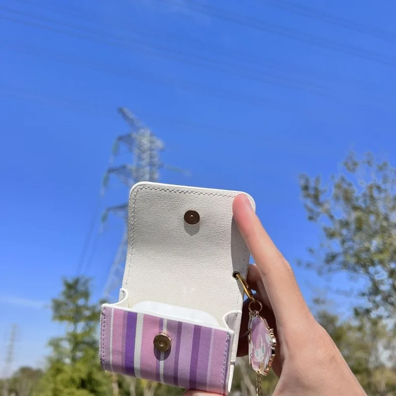 لعبة Honkai Impact 3 Elysia Peripheral AirPods حافظة سماعة الرأس مع شارة رائعة حقيبة تخزين سماعة الأذن هدية