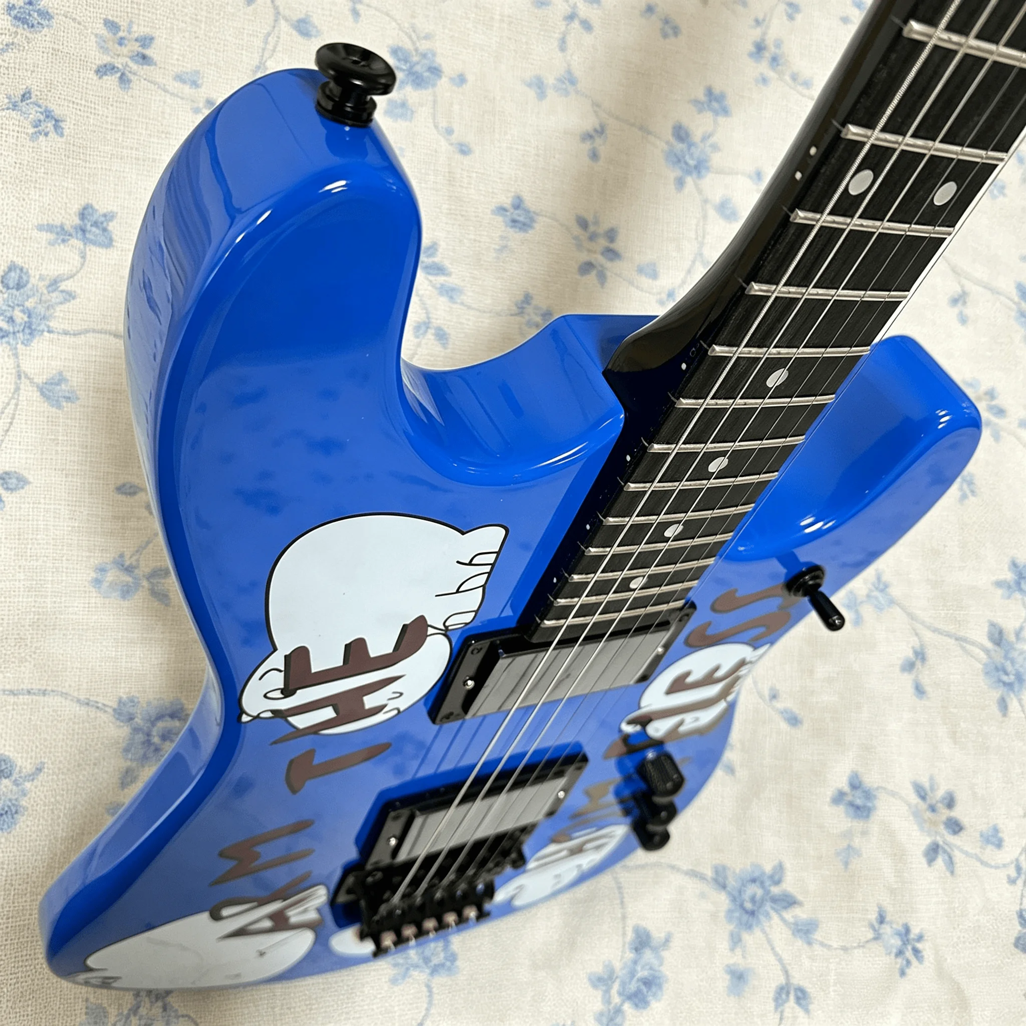 US Warehouse Tom Morello Arm The Homeless Electric Guitar Blue Double Locking Tremolo System HH EMG Pickups Cartoon Hippo Custom Graphic Solid Wood Electric Guitar Free Shipping