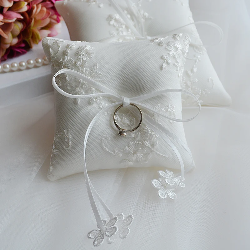 

New Wedding Ring Pillow Lace Flower Embroider Ring Pillows Cushion Marriage Ceremony Bride Party Decoration Home Supplies