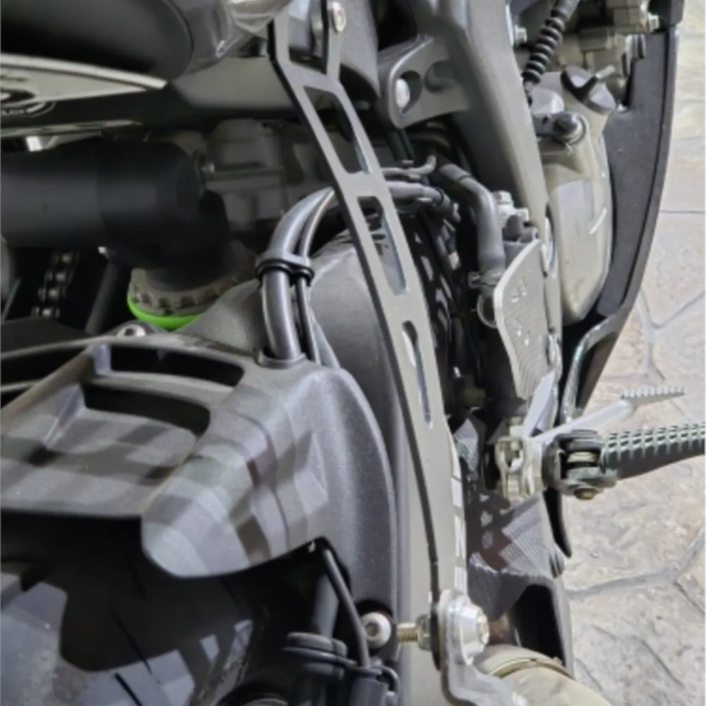 For KAWASAKI ZX6R 2009-2025 2024 2023 ZX-6R ZX636 ZX10R ZX-10R Exhaust Hanger Bracket Muffler Exhaust Hanger Holder Modification
