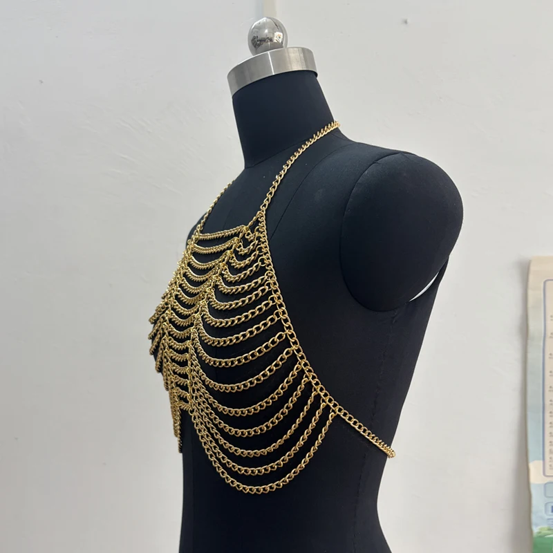Damen Mehrlagiges Metallketten-Neckholder-Top – Rückenfreies, verstellbares Body Chain Crop Top für Rave, Festival, Party, Nachtclub, Streetwear 2026 – Detail 5
