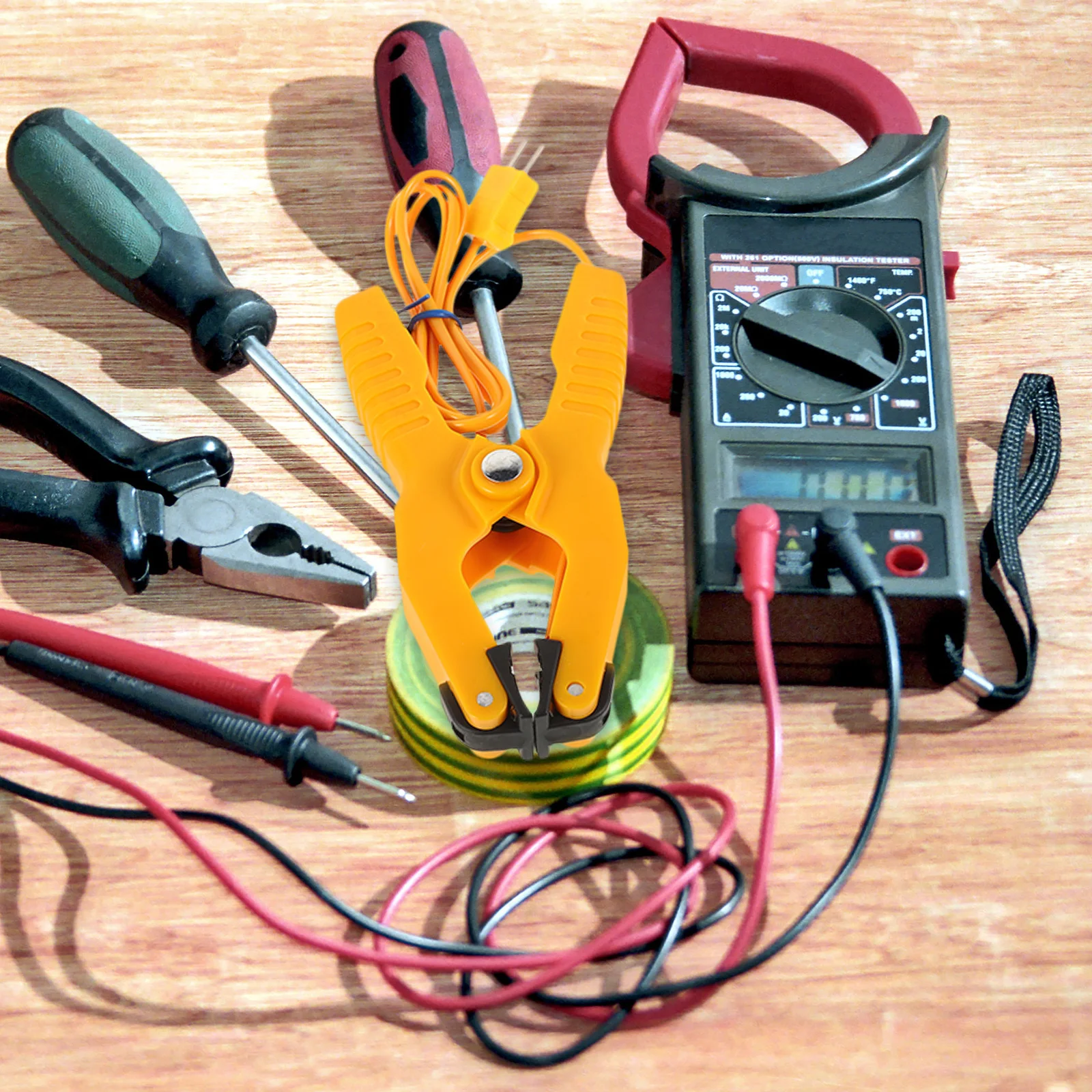 Zacisk termopary typu K do pomiaru temperatury w systemach HVAC -40-400°C, dokładny, niezawodny, przyjazny dla użytkownika interfejs.