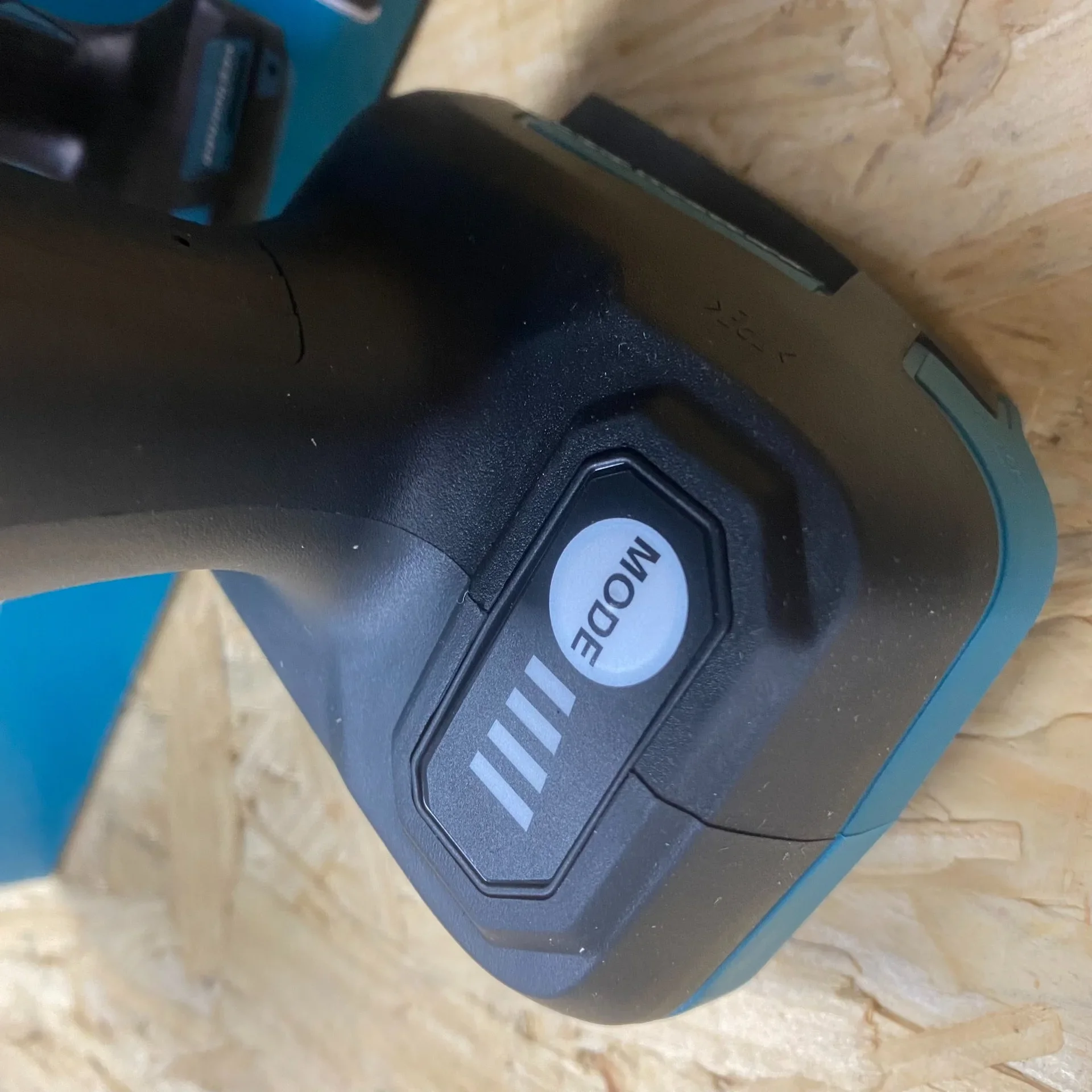 Makita DAS180Z 18v Cordless Brushless Dust Collector Body Only