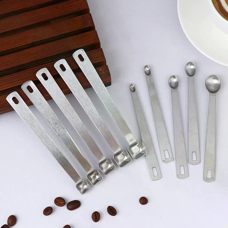 5 ピース/セットステンレス鋼の小さな計量スプーン調味料乾燥および液体成分キッチン正確な調理ガジェット