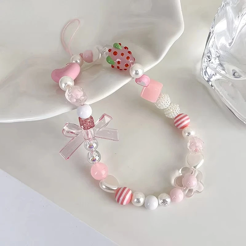 Erdbeerperlen-Handyband – süßes Blumen-Charm-Lanyard für Frauen, Schlüsselanhänger-Anhänger für Handyhülle/Tasche/Kamera (Knotendesign)