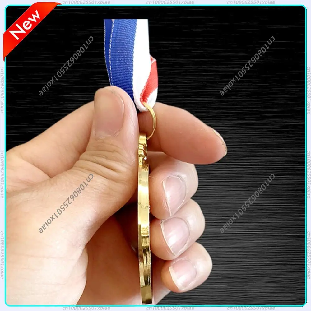 

Футбольные медали, металлические медали для победителей с лентой на шею, футбольные медали из цинкового сплава, спортивные медали для спортивных соревнований и торжеств