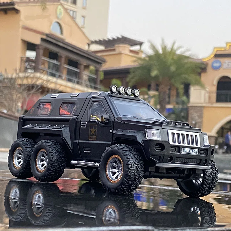 1:24 Jeeps Modified Armored Car Alloy Car Diecasts Metal Toy Off-road Vehicles Car Model Explosion Proof Car Tank Toy Gift