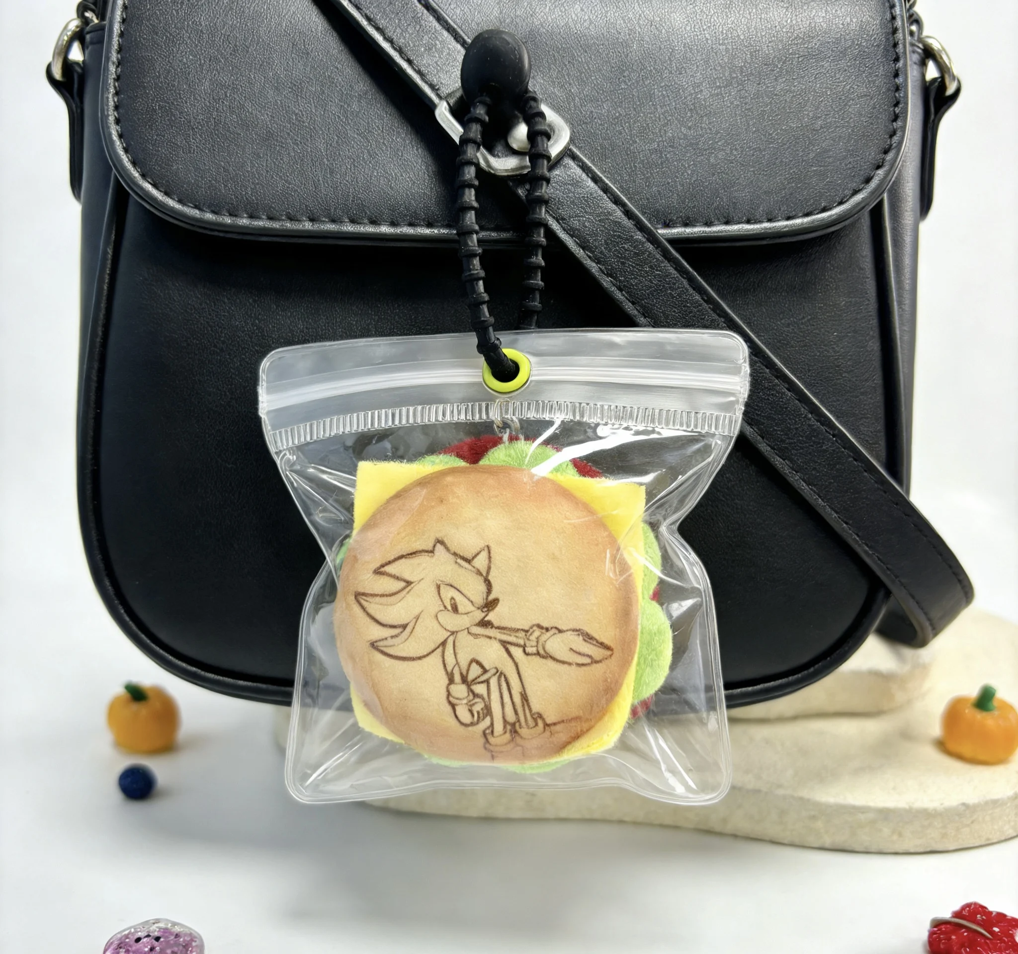 

Милый плюшевый брелок-бургер в аниме-стиле с принтом, антистрессовый аксессуар для сумки, для фанатов, повседневный аксессуар