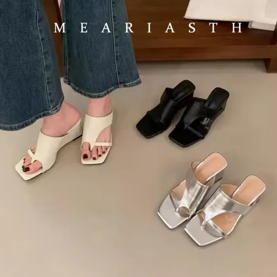 

2026 Sofe leather clip toe Shoes Women Slippers Rhinestone Design Flip-flops wedge high heels Women shoes square head Lady Shoes