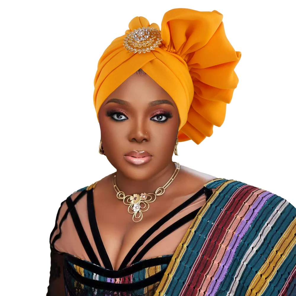 

Bridal Floral Stitching Turban Hat Elegant Wedding Headwear with Brooch