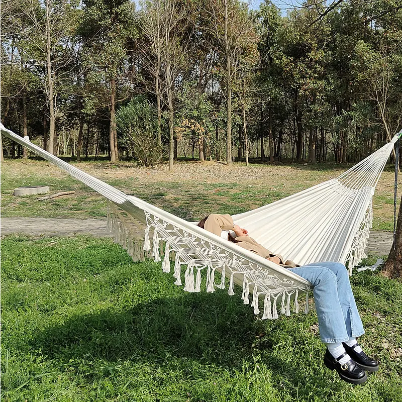 Tassel Hammocks Outdoor Double Hammocks Portable Foldable Hammocks for Camping Travel Backyard Laying Swing Beds for Garden