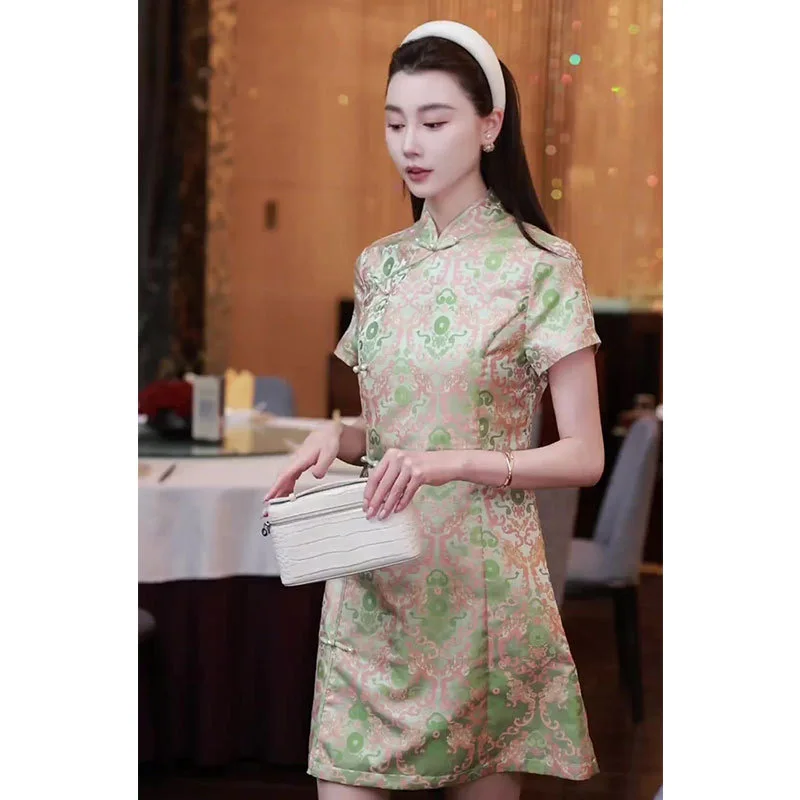 Cheongsam Qipao de manga corta para mujer joven, novedad de 2024