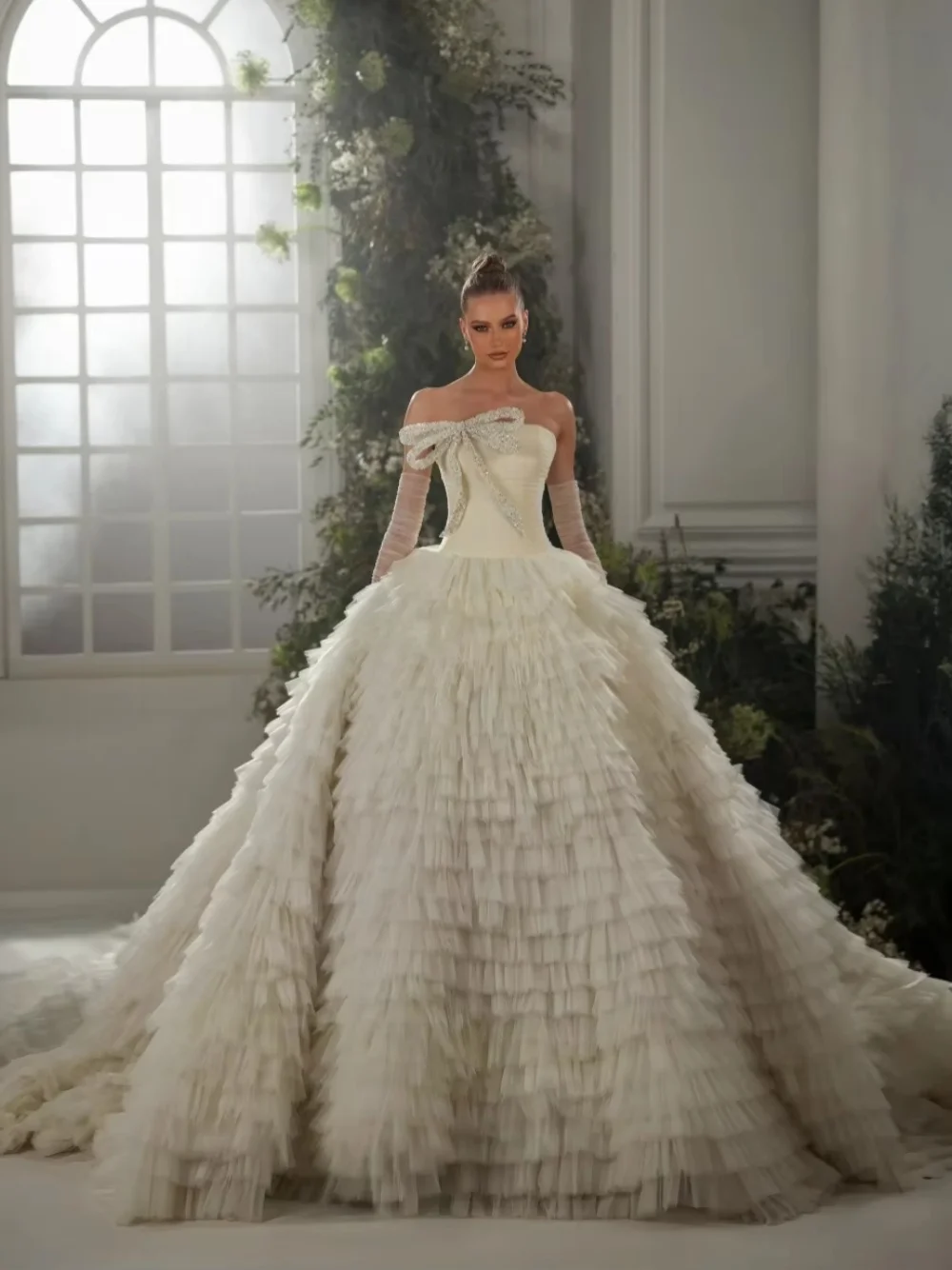 Design A Line Wedding Dress Bow Strapless Sleeveless Bride Gowns Fashion Ruffles Pleats Sweep Train Bridal Dresses Customized