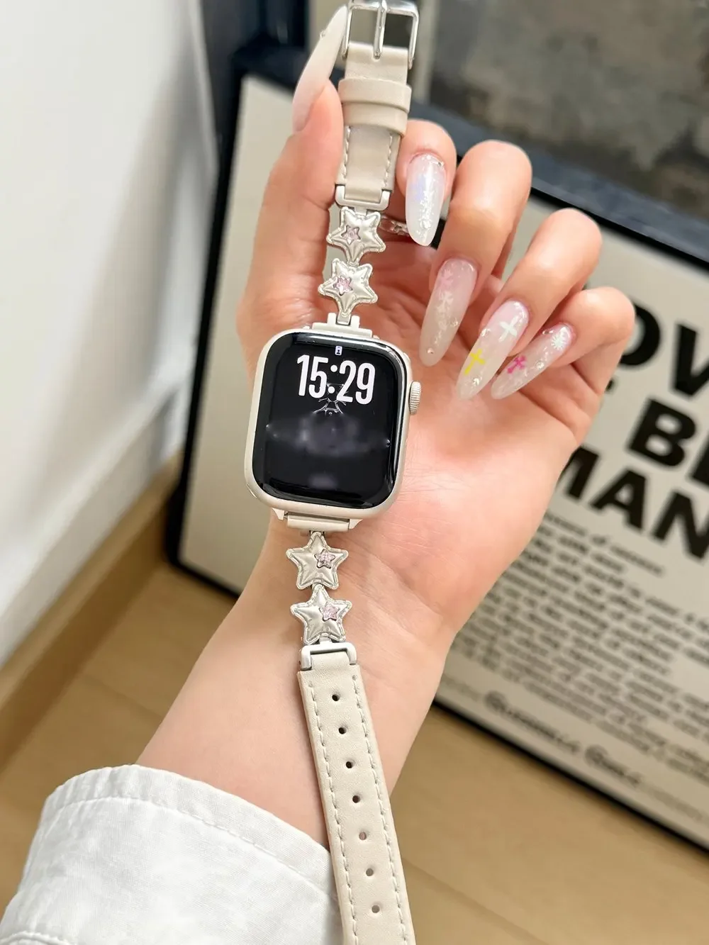素敵なレザースターループ Apple Watch バンド女性 10/9/8/7/6/5/4/3 SE 38 ミリメートル 40 ミリメートル 41 ミリメートル 42 ミリメートル 44 ミリメートル 45 ミリメートル 46 ミリメートル 49 ミリメートルストラップ