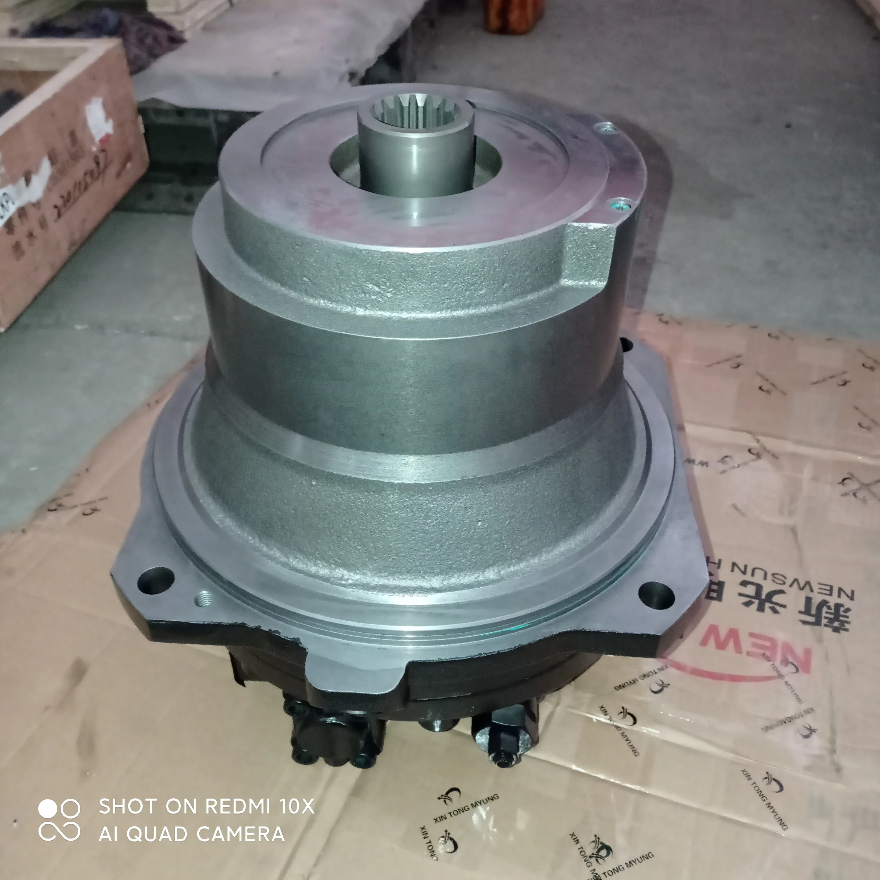 Excavator parts in warehouse 21N-60-34100 travel motor PC1250-8 Final drive motor