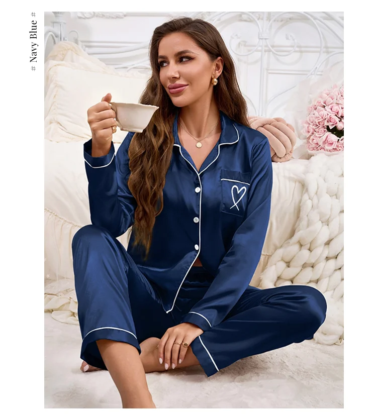 Damen-Pyjama-Set aus Satin, Tasche, herzförmige Stickerei, lange Ärmel, Knöpfe, Revers, Oberteile und elastische Hosen, Loungewear-Pyjama für Damen – Detail 17