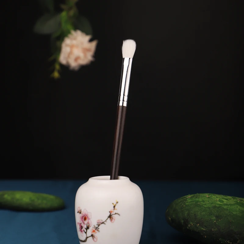 CHICHODO Makeup Brushes-Peach Blossom Series-Professional Eye Shadow Soft White Fibrous Hair Single Professional Make Up Brush