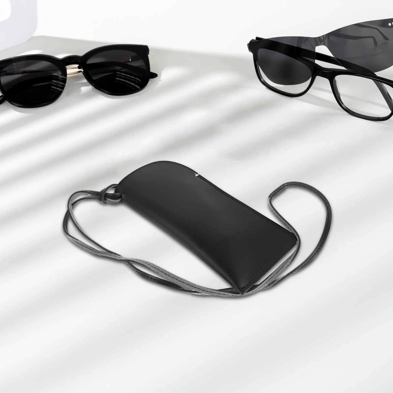 

Portable Sunglasses Bag with Neck Strap Black Pu Case for Glasses Storage Clip Mens Women Hanging Shoulder Lanyard Travel