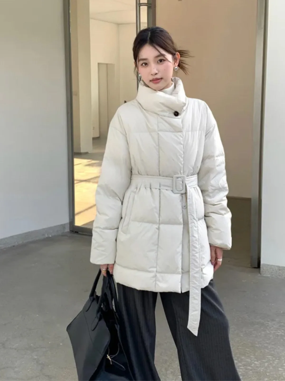 

Женская теплая хлопковая куртка с высоким воротником на одной пуговице, в корейском стиле, повседневная, утолщенная, с длинными рукавами, зимнее пальто