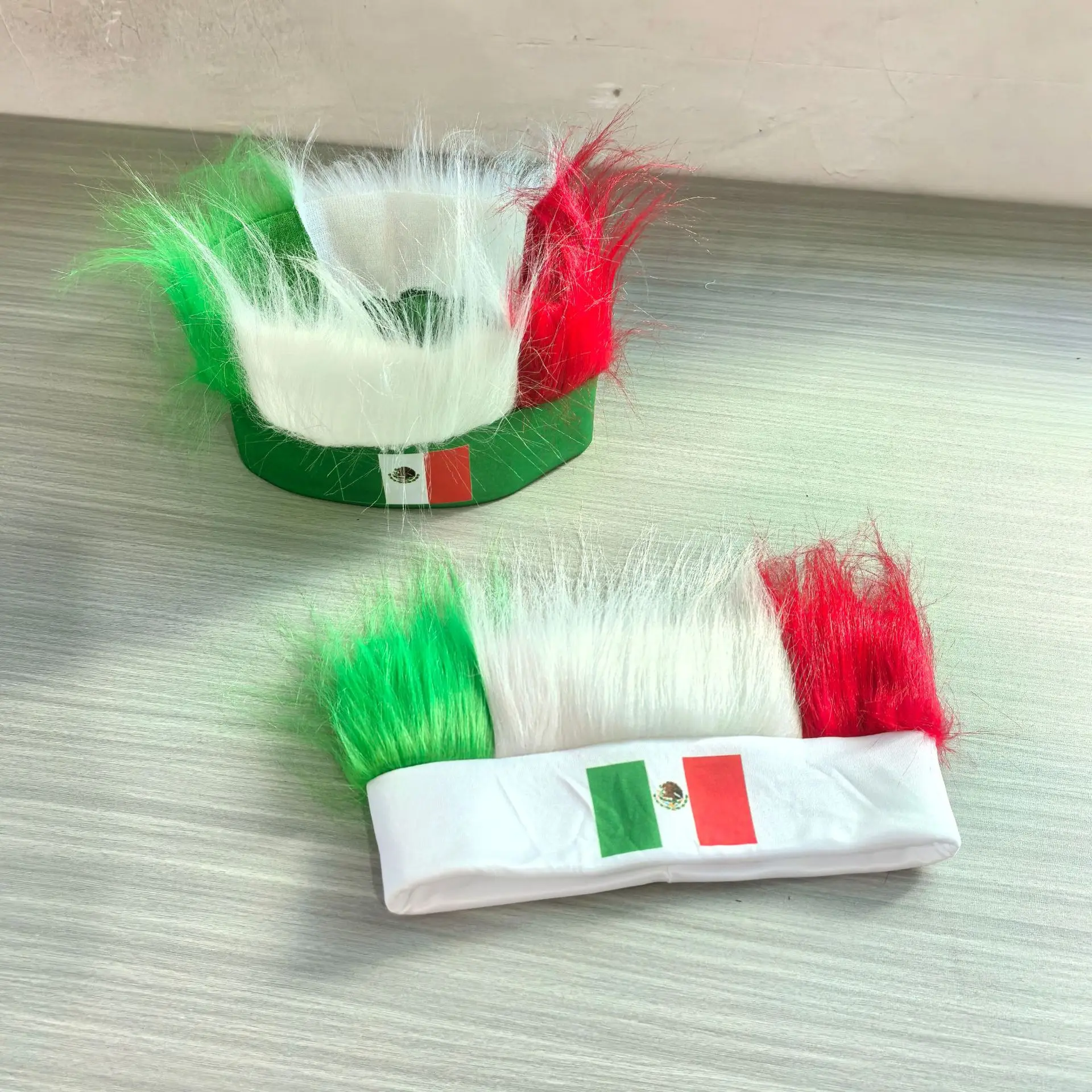 

Mexico Flag Fluffy Wig Headband Green White Red Furry Headwear for Football Match Carnival Party Costume Accessory Sports Event