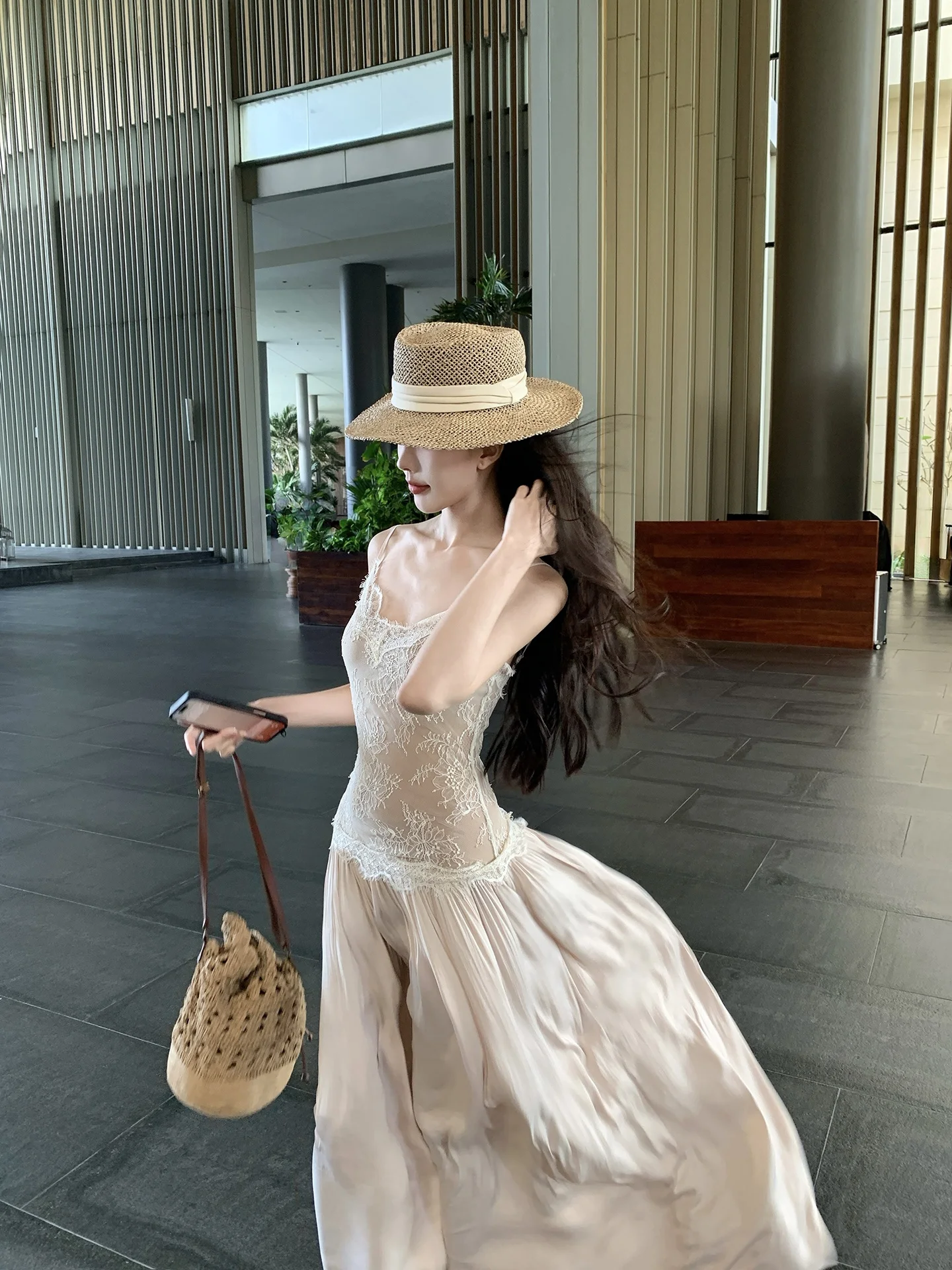 

Sexy Lace Mesh Splice Weave V-Neck Waist-Cinched Long Dress Birthday Evening Gown by He Chenxi in Apricot Pink Strapless A-Li...