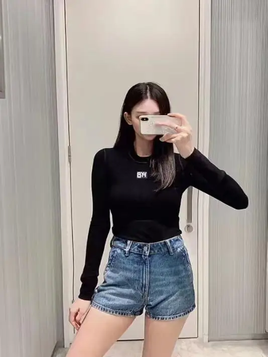 เสื้อถักไหมพรมทรงกลม แขนยาว ลายตัวอักษร สำหรับผู้หญิง ฤดูใบไม้ผลิ 2025 ทรงพอดีตัว ใส่สบาย ผลิตจากไนลอน เหมาะสำหรับใส่ไปทำงาน