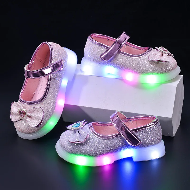 

Fashion Girls' Diamond Princess Shoes 2026 Spring New Kids Luminous Leather Shoe Thick Bottom Versatile Girls Mary Jane Shoes
