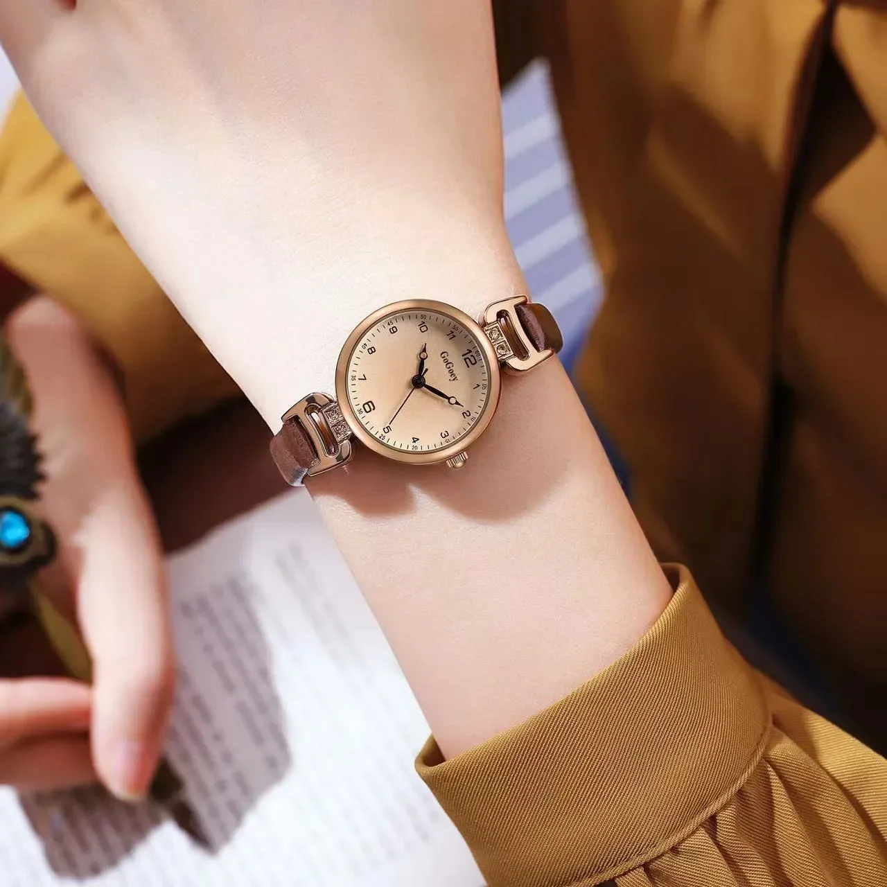 New Fashion Women Watches Simple Quartz Wristwatches Leather Watches Girls Students Clock Ladies Watch Gift Relojes De Mujeres