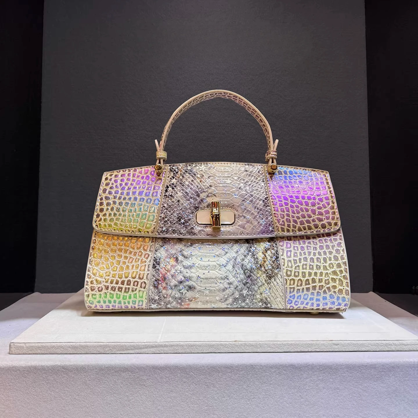 

Leather Women's Bag Crocodile Print 2026 New Fashion Large Capacity Handbag Collision Color Shell Bags for Women