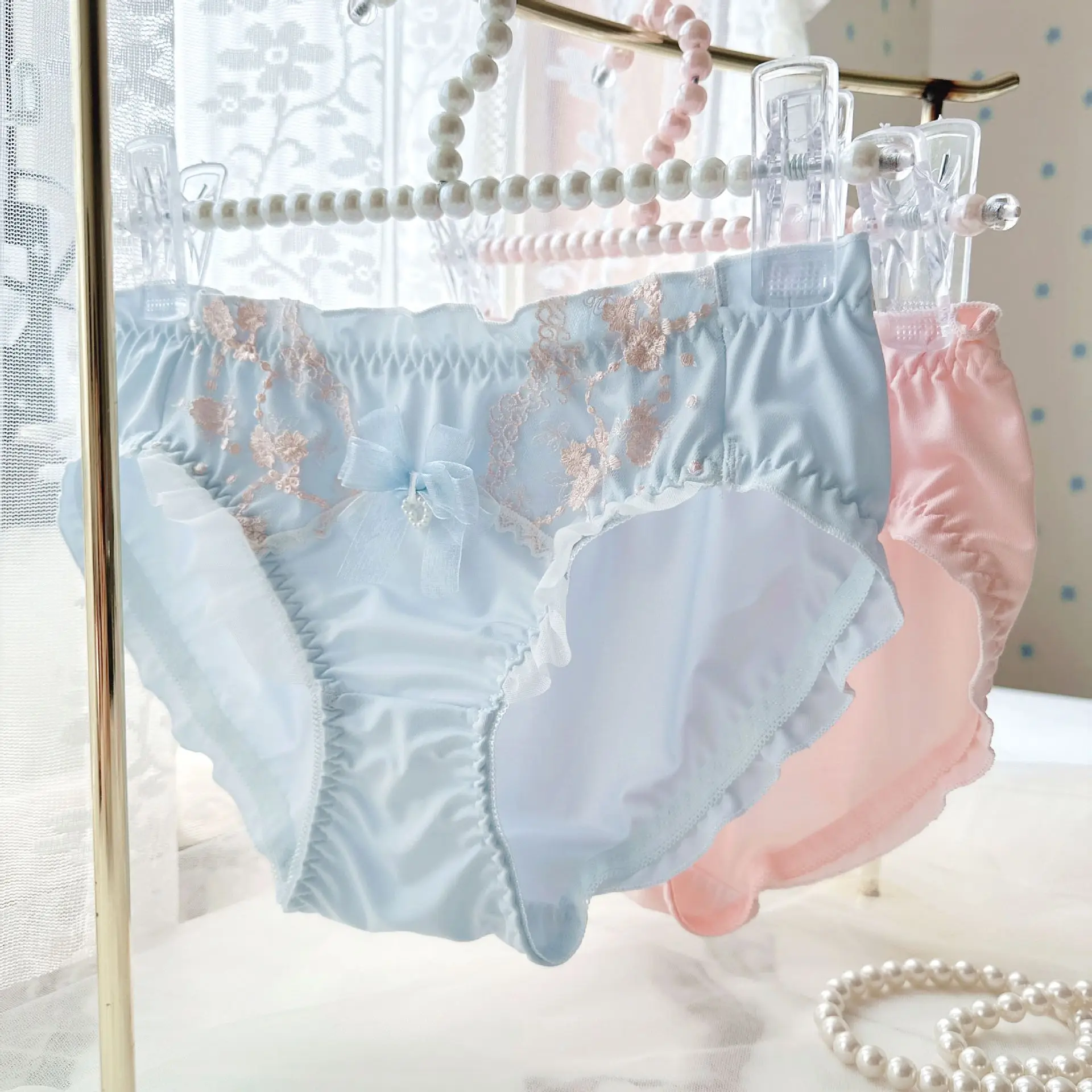 

Японская Лолита для девочек, свежее трехмерное вышитое молочное шелковое нижнее белье принцессы с листьями лотоса, милое женское нижнее белье для девочек-студенток