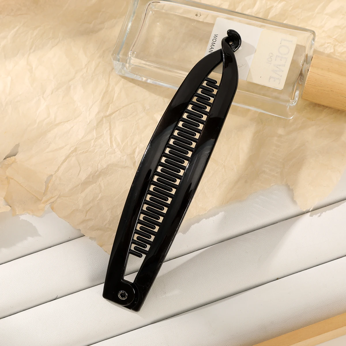 AWAYTR Summer Pearl Fish Clip Hairpin Fashion Ponytail Hairpin Minimalistyczne kobiety Solid Color Banana Clip Hairpin Banana Clip