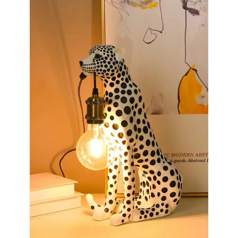 Modern Creativity Cheetah Sculpture Room Decoration Animal Figurine Model Living Room Table Home Decor And Accessories Ornaments