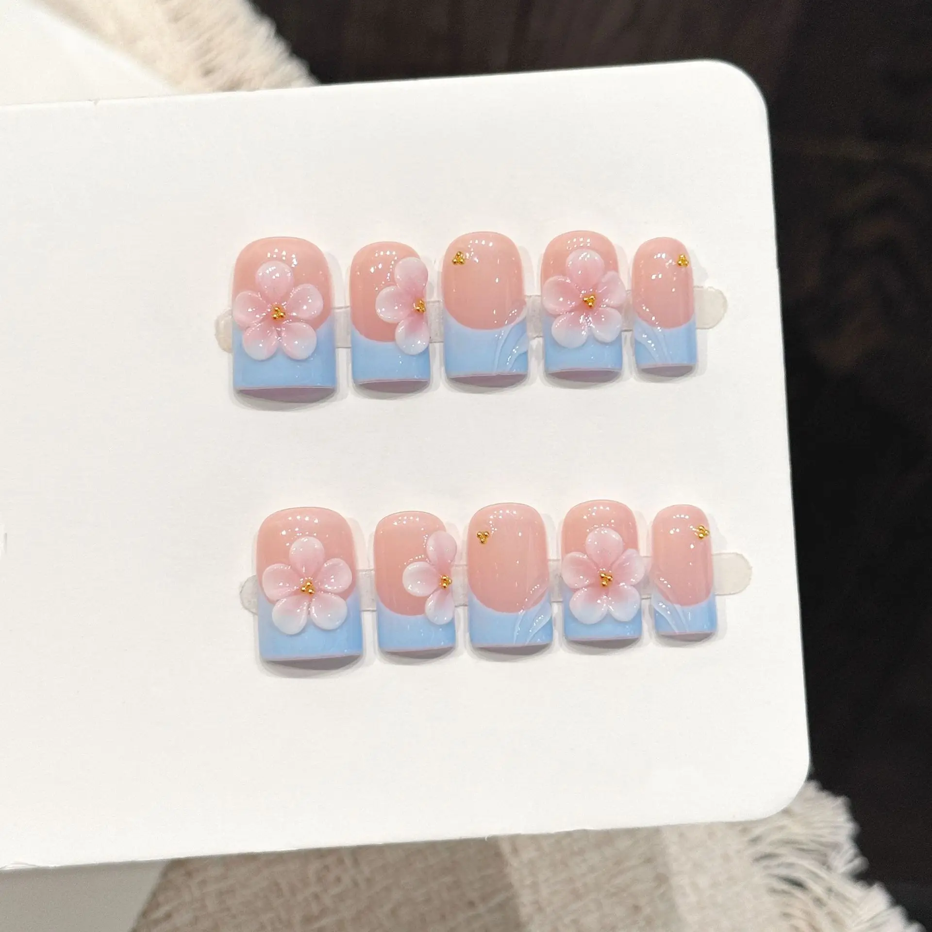 10PCS Short Square Handmade Press On Nails,Light Blue French Style,Suitable For Festivals Parties And Daily Wear.