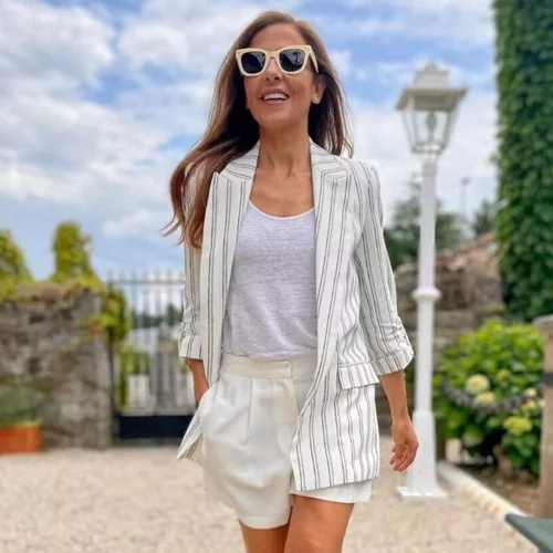 PB&ZA 2024 primavera nueva moda y elegancia para mujer desplazamientos versátil traje con diseño de manga enrollable