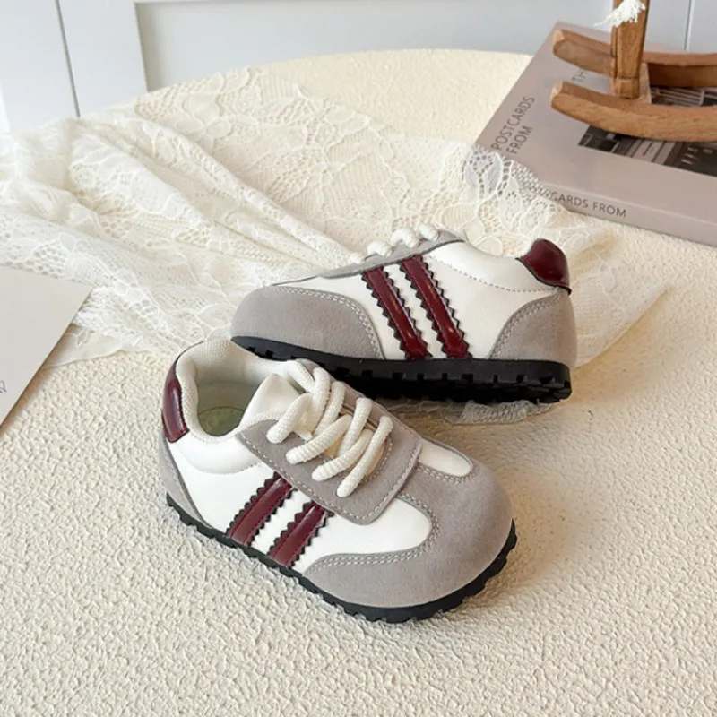 Children's Running Shoes 2026 Autumn New Girls' Anti Slip Sports Shoes Boys' Casual Lightweight Contrasting Color Dad Shoes22-31
