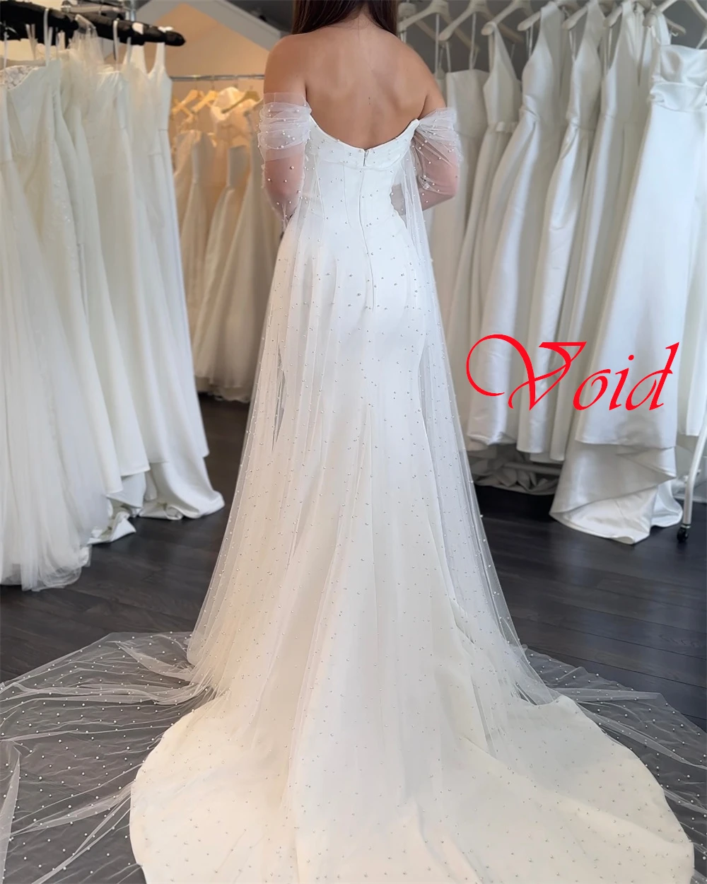 Robes de mariée en mousseline de soie blanche personnalisées, élégantes, sans bretelles, épaules dénudées, manches longues, robe de mariée avec traîne chapelle, robe sirène