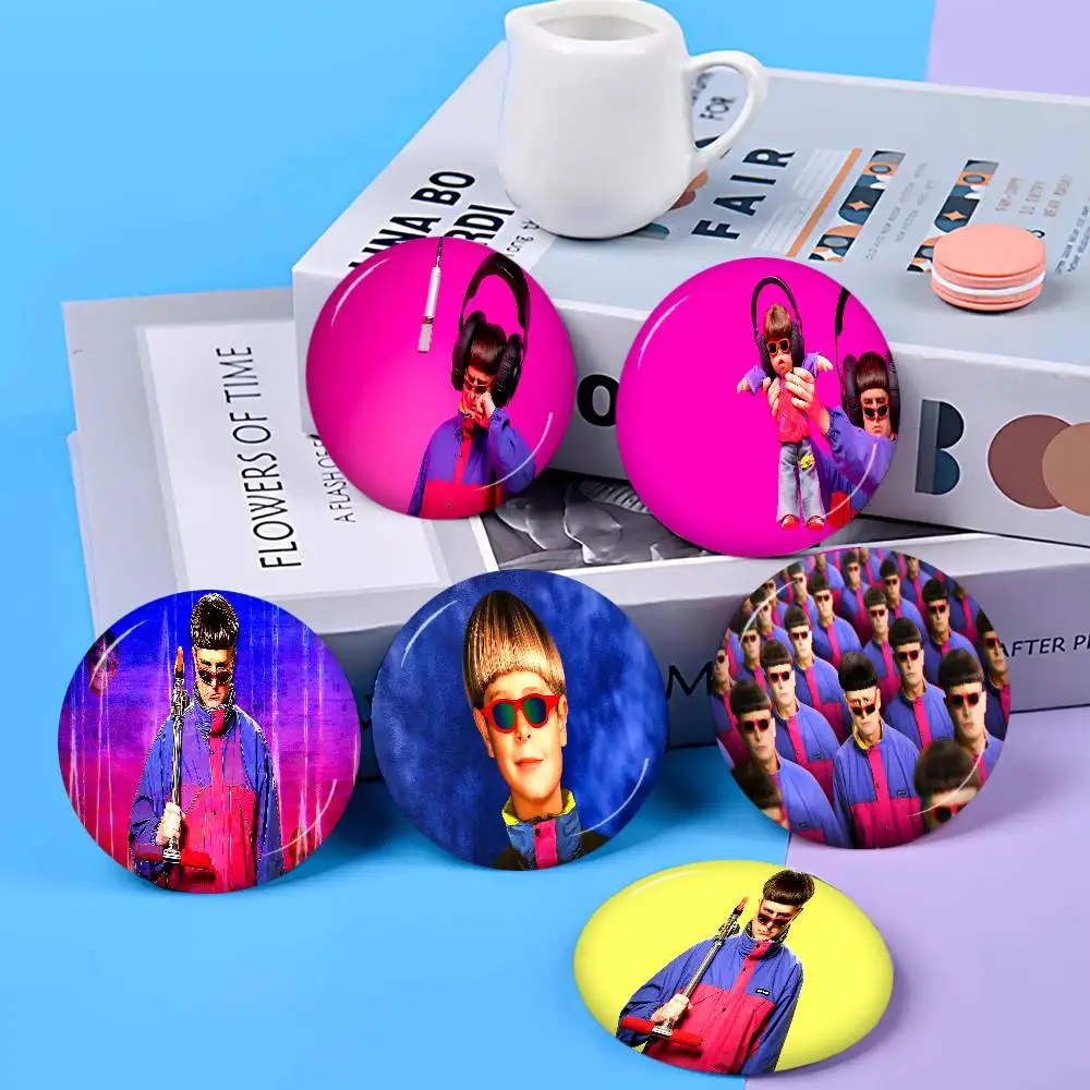 Singer Oliver Tree Photo Brooches Creative Round Badge Gifts Pins 32/44/58mm