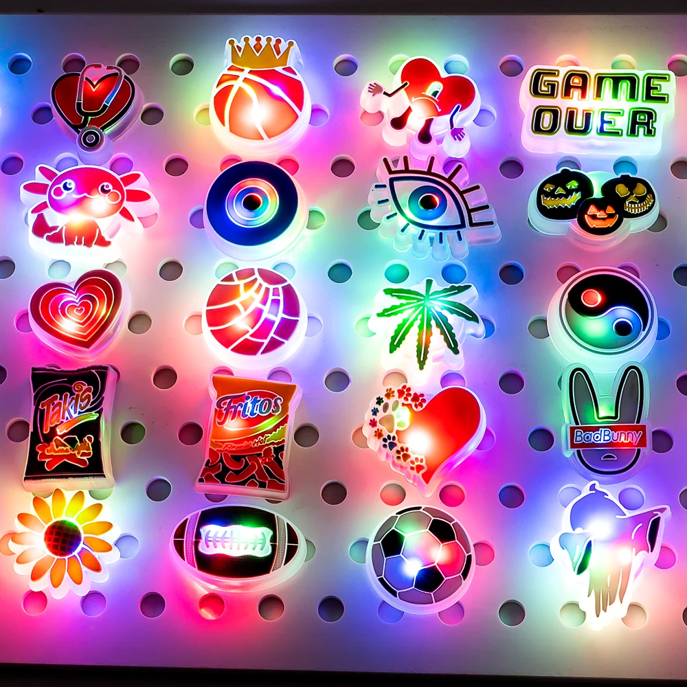 Breloques LED pour chaussures de basket-ball, sabots fantômes d'Halloween, accessoires de chaussures de vache, décorations d'animaux, coeur d'amour, nuages mignons, 1PC