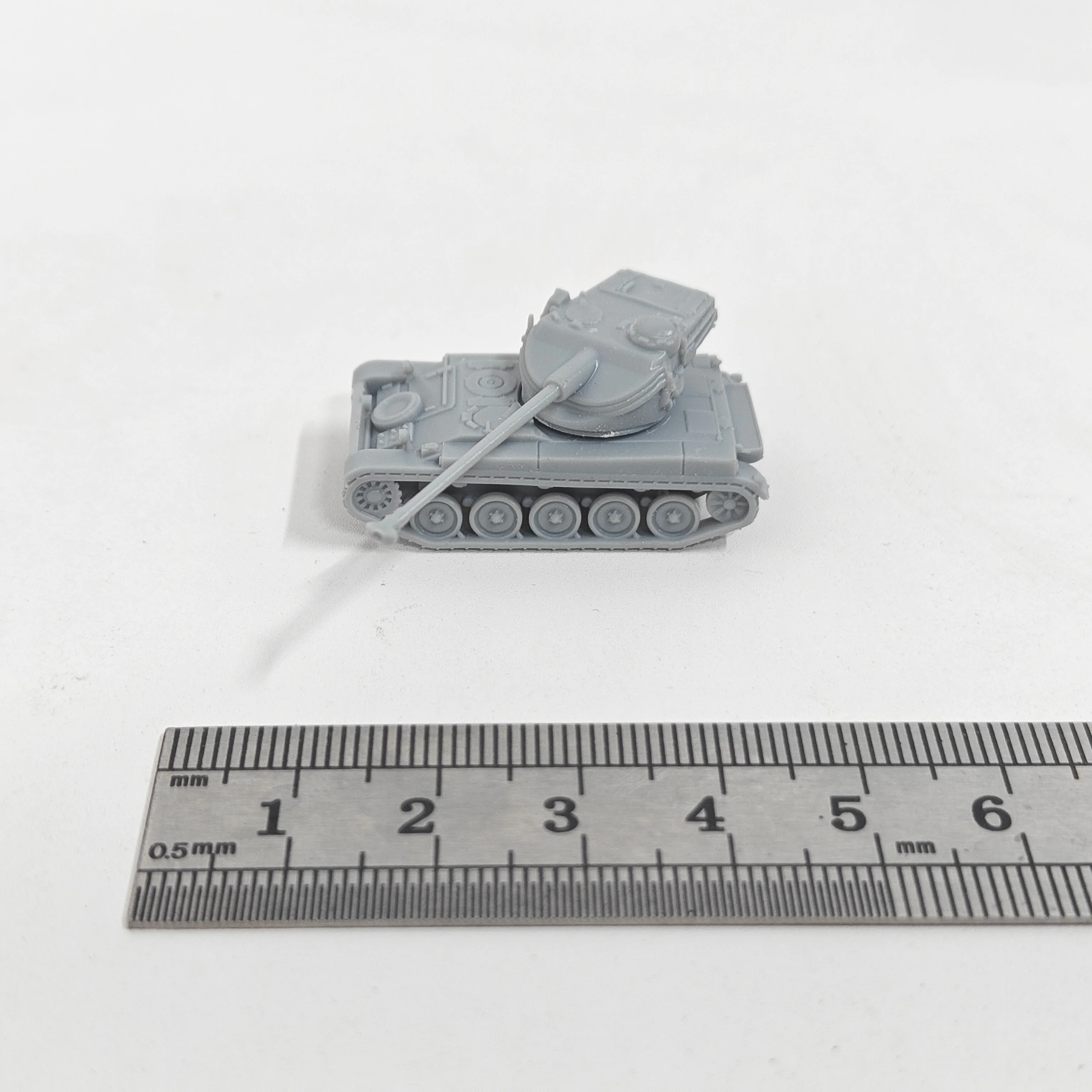 

КОМПЛЕКТ МОДЕЛИ для легкого танка AMX-13 в масштабе 1/144