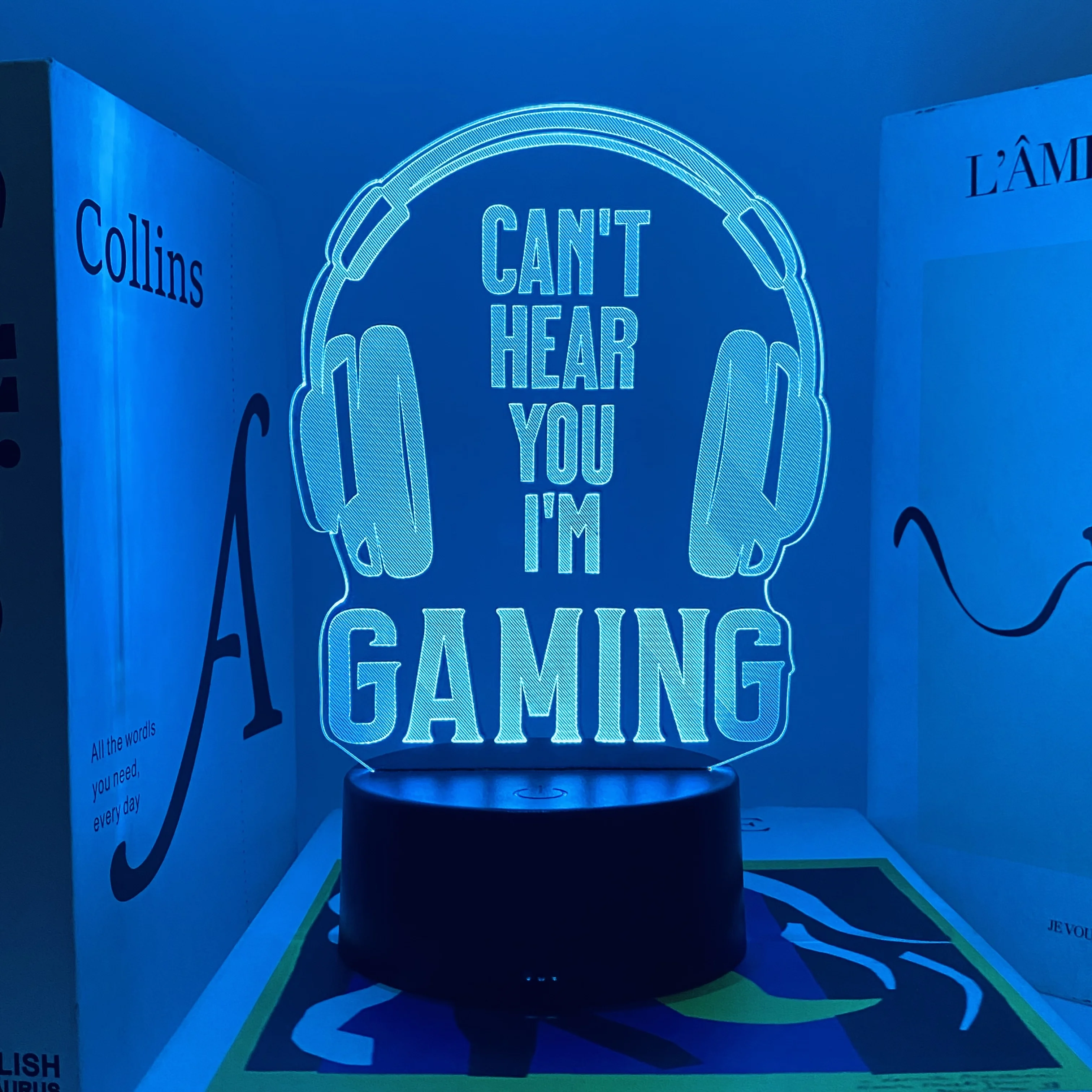 1-delig met koptelefoonpatroon versierd LED-licht, USB-plug-in nachtlampje, een cadeau voor gamers. Festival- en verjaardagscadeautjes.