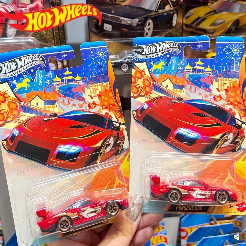 

Hot Wheels JNF49-LA10 2026 Год Китайского Лошадиного года, лимитированная серия, литая модель Porsche 935, коллекционная игрушка-сюрприз