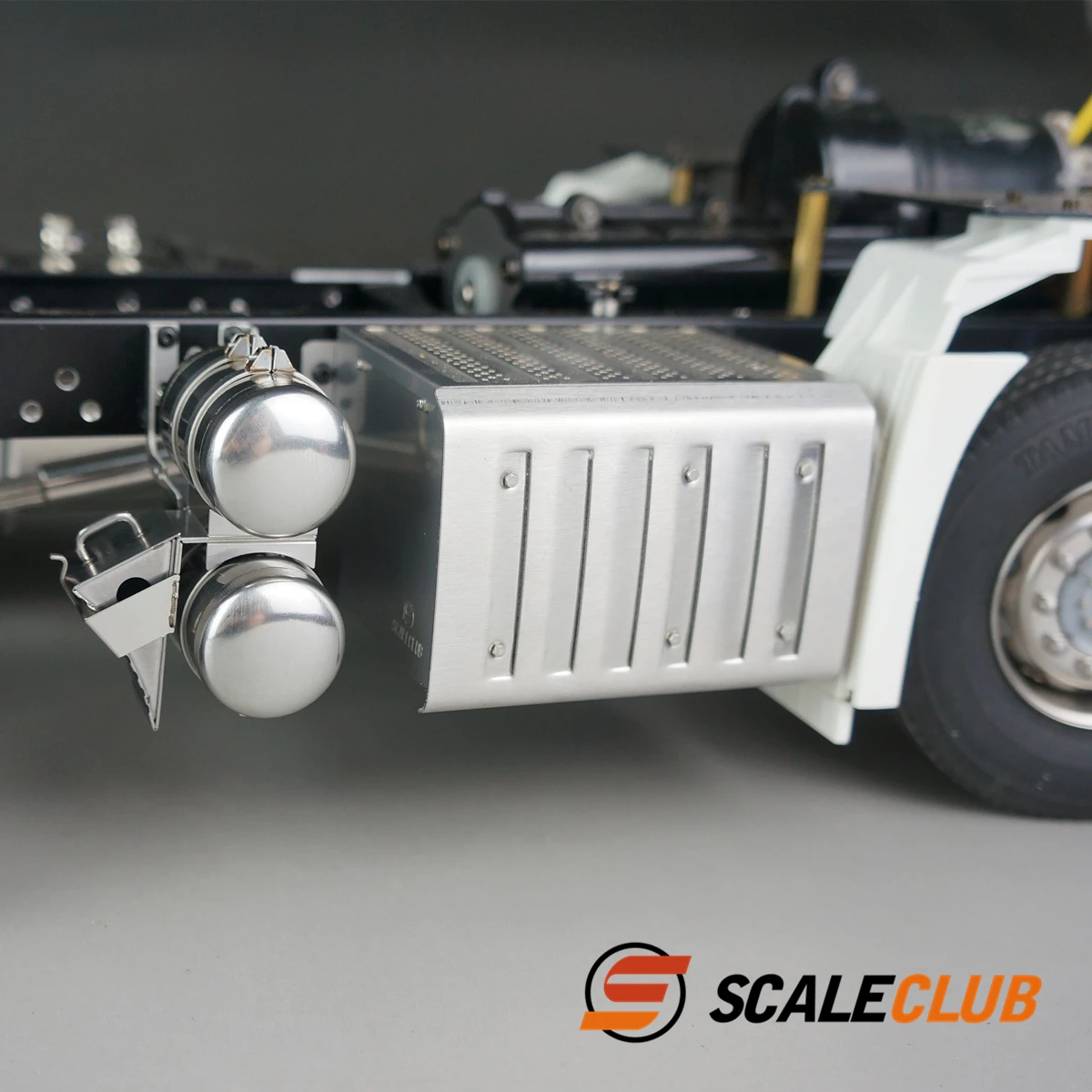 Scaleclub Model For Tamiya Tractor Mud Head Mercedes For Benz 3348 Benz Upgrade Metal Double Air Tank Anti Slip Rc Truck Trailer