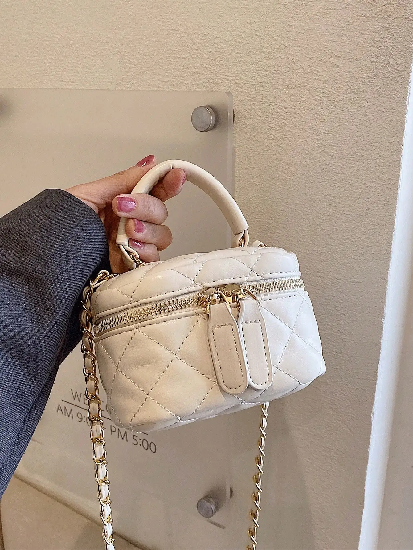 حقيبة دلو صغيرة مبطنة خفيفة الوزن - للفتيات المراهقات/الطلاب/العمال ذو الياقات البيضاء، مثالية للتنقل اليومي/التنقل