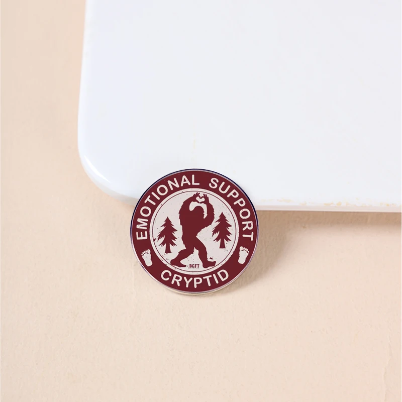 Bigfoot إقتباس بروش الكرتون شارة معدنية الإبداعية الإنجليزية إلكتروني اكسسوارات الملابس بروش الملحقات #3