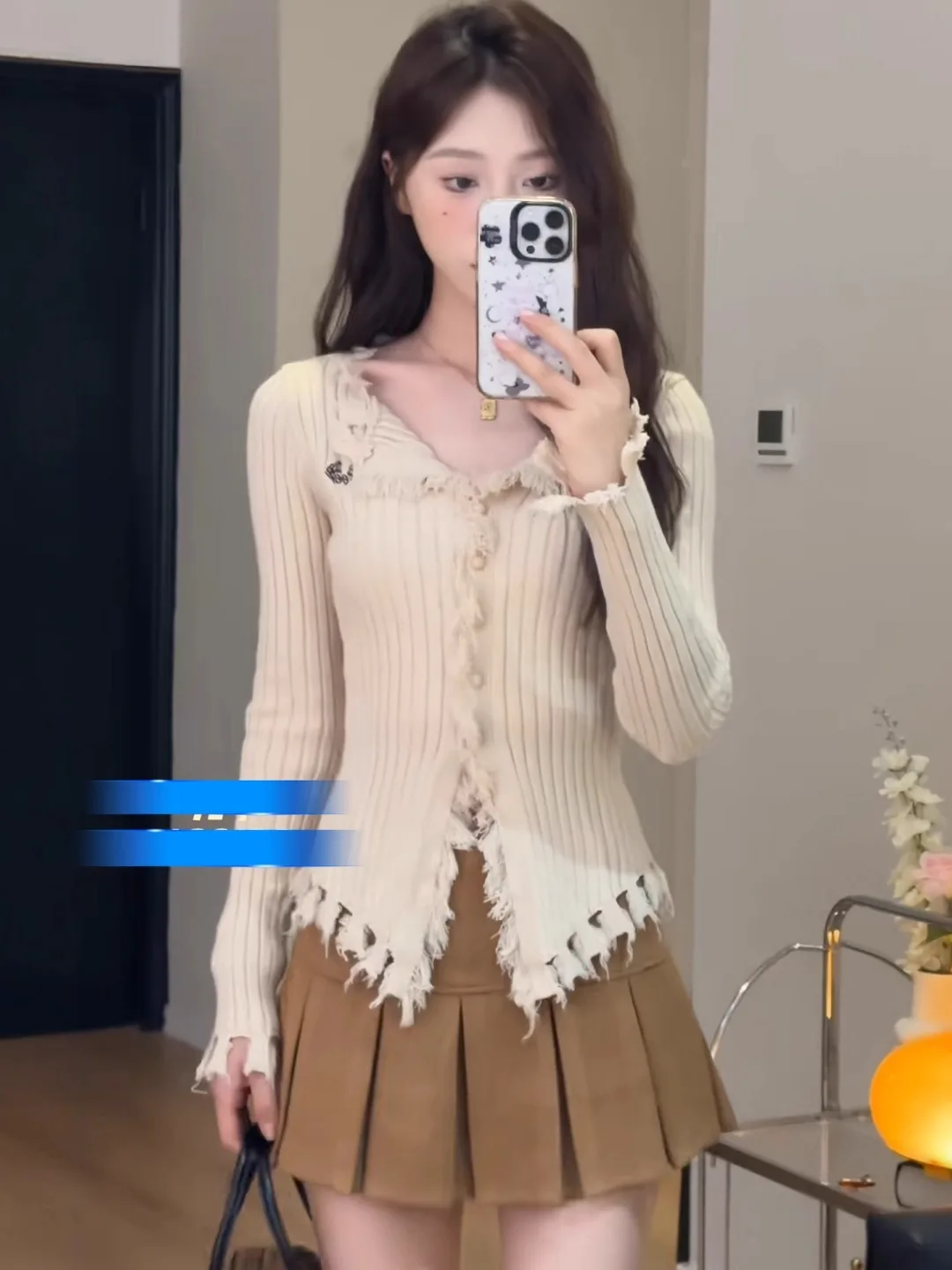 

Sweet And Spicy Girl Long Sleeve Knitted Top Women's Spring Autumn Unique Design Slim Fit Waist Cinching V-Neck Base Shirt