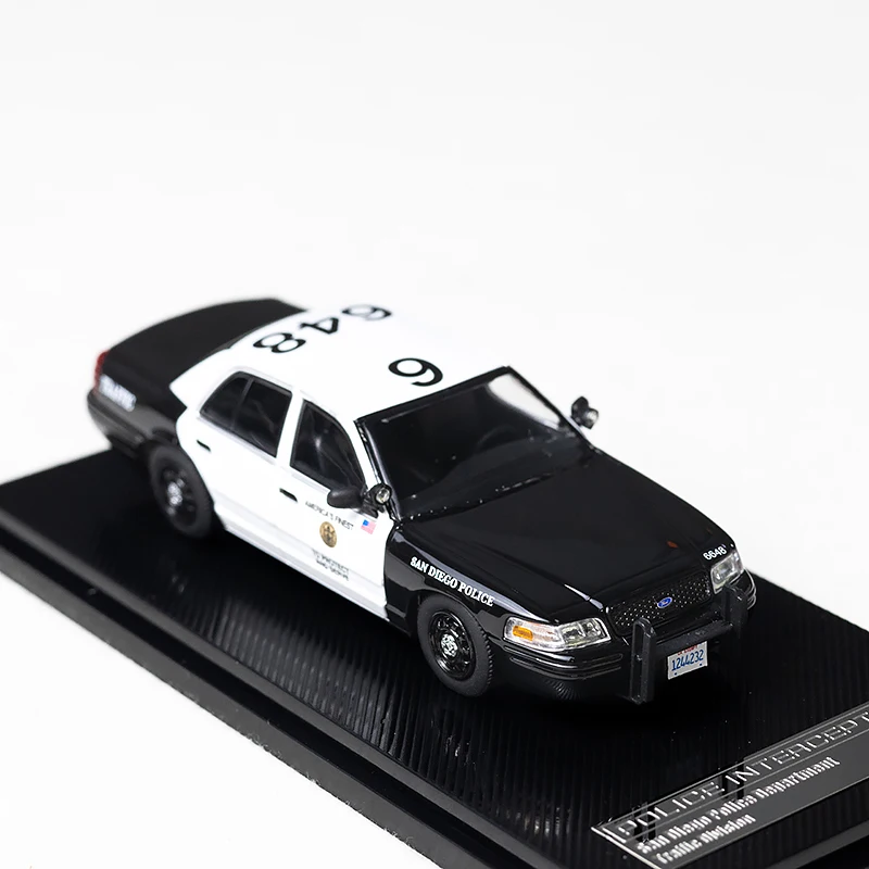 

Rollin 1:64 Victoria Crown San Diego SDP Interceptor Alloy Model