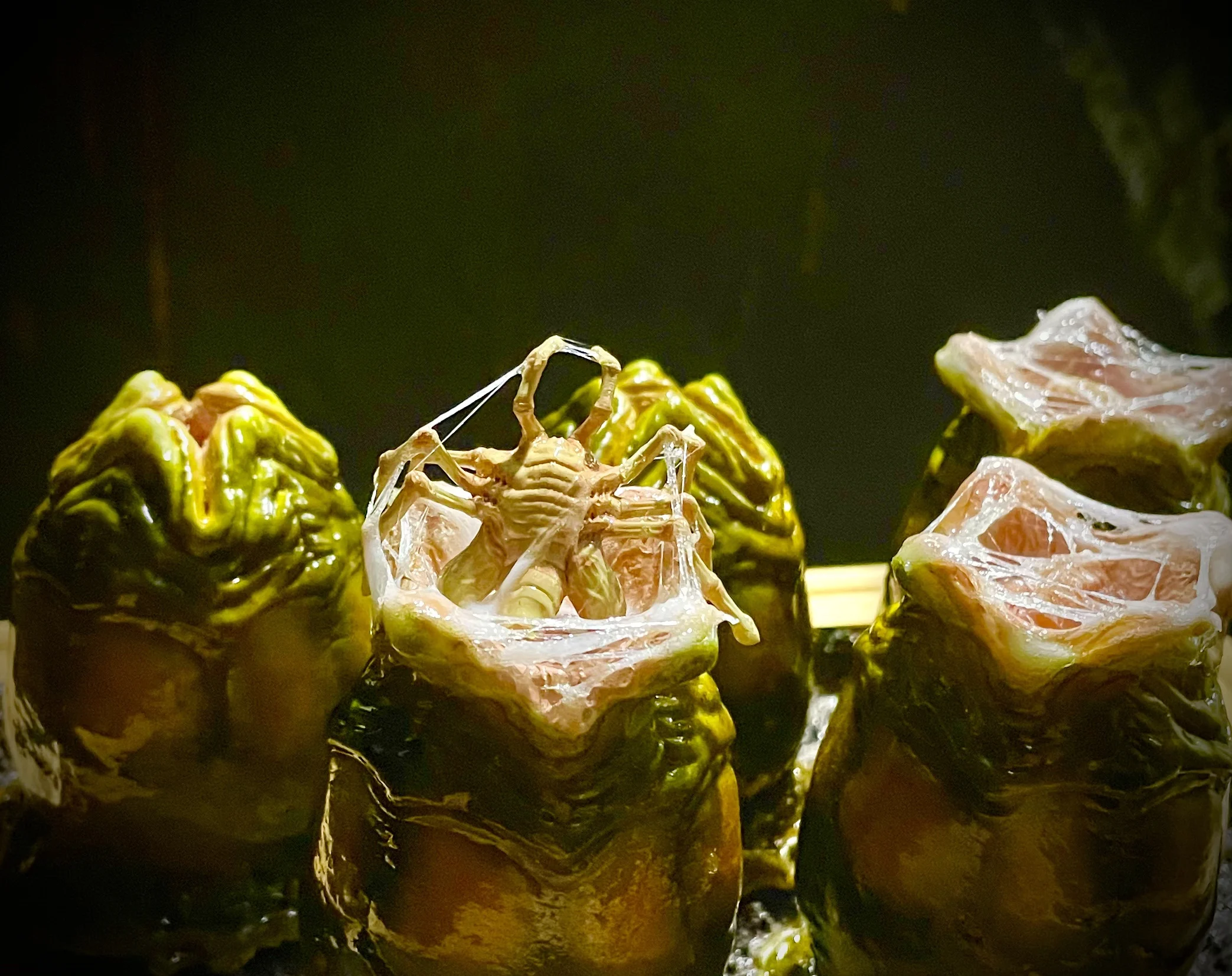 

1/6 Scale Alien Egg Model Solid Resin AvP Prop Replica for Hot Toys Figures Collection Display Gift Horror Movie Decor