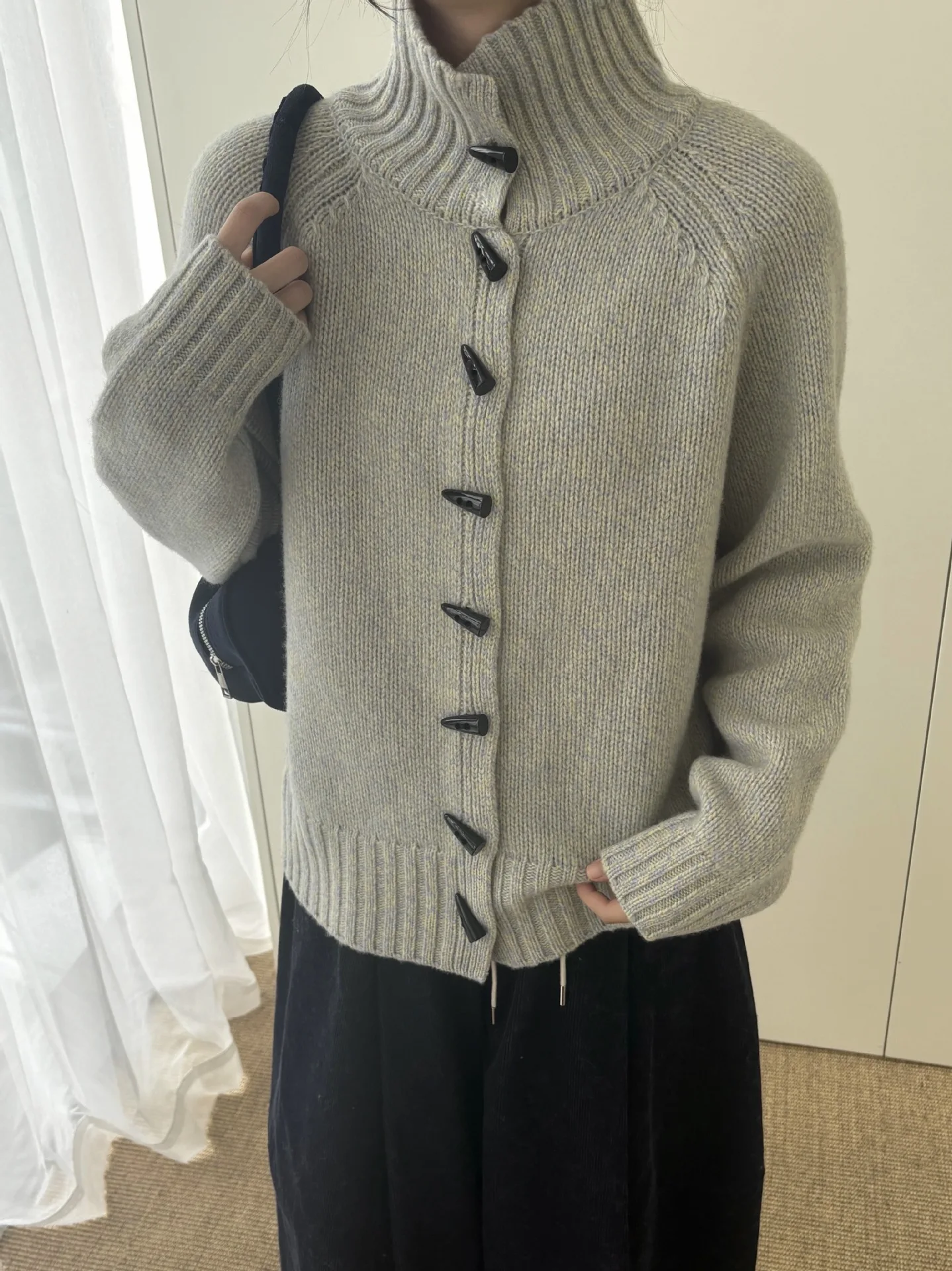 

Woolen sweater Korean style lapel, thick needle, cow horn buckle, thick wool knitted cardigan sweater