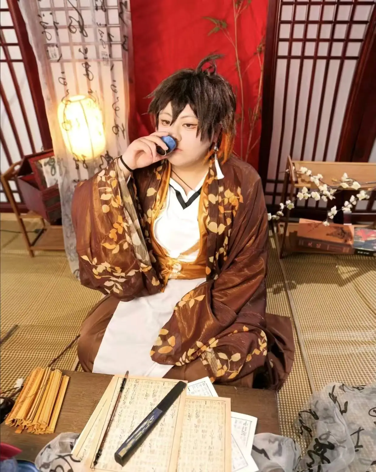 

Стильный молодежный костюм для косплея Prince Yan для мальчиков с золотым тиснением и рисунком дракона Hanfu, популярный аниме, мужской уличный комплект одежды COS ZL